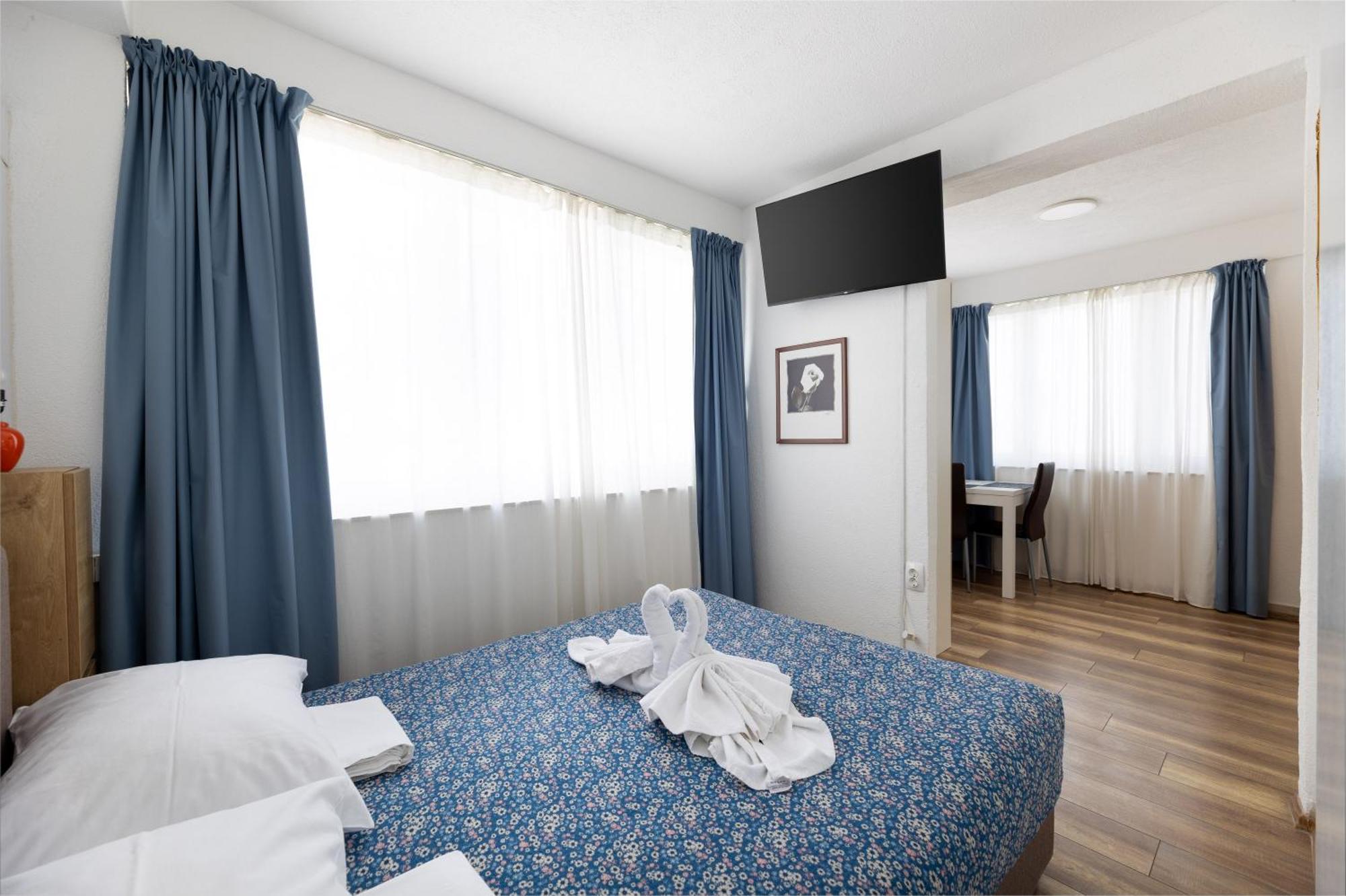 Villa Okruk-10 Meters Away From The Beach 오크루그고른지 외부 사진